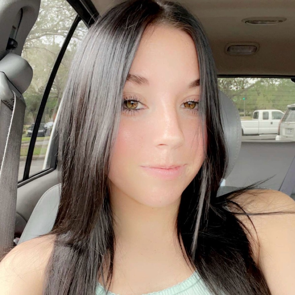 Meet your Posher, Elizabeth